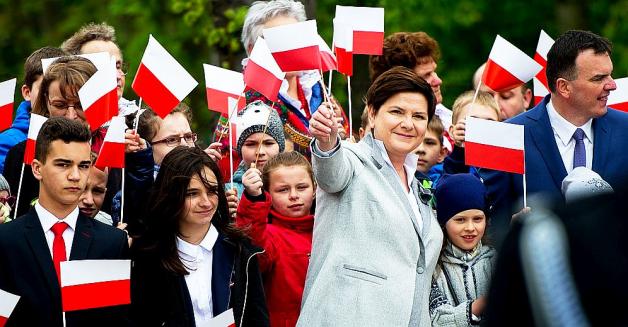 [VIDEO] Premier Beata Szydło: Jesteśmy jedną, wielką, biało-czerwoną rodziną